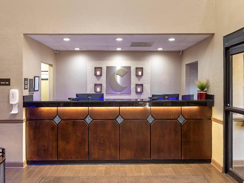 Comfort Inn & Suites Peachtree Corners image