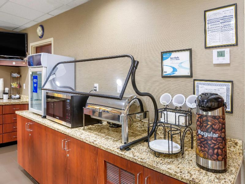 Comfort Inn & Suites Peachtree Corners image
