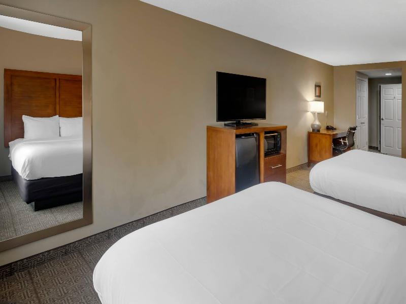 Comfort Inn & Suites Peachtree Corners image