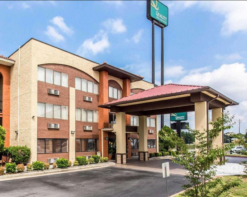 Quality Inn AND Suites Southlake