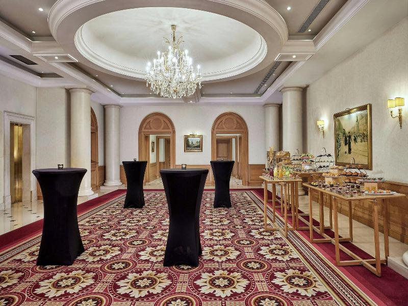 Marriott Hotel Paris Champs-Elysees image