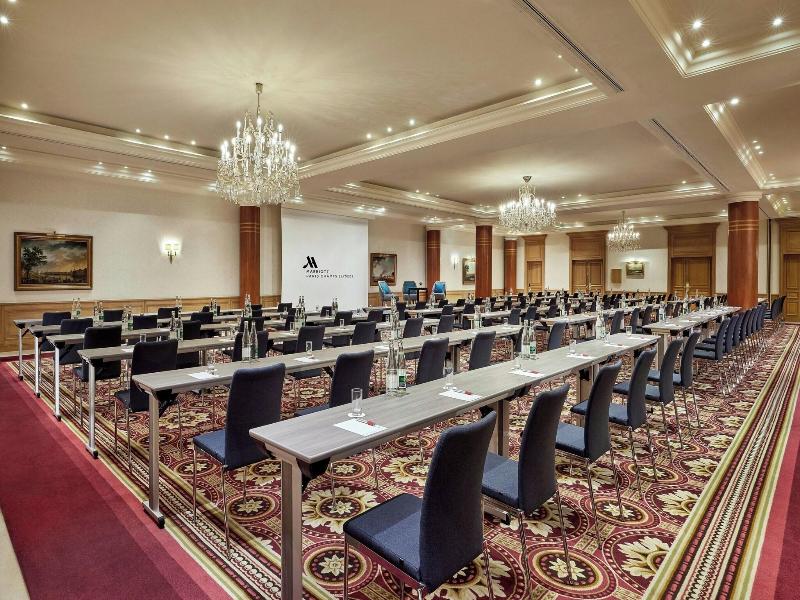 Marriott Hotel Paris Champs-Elysees image