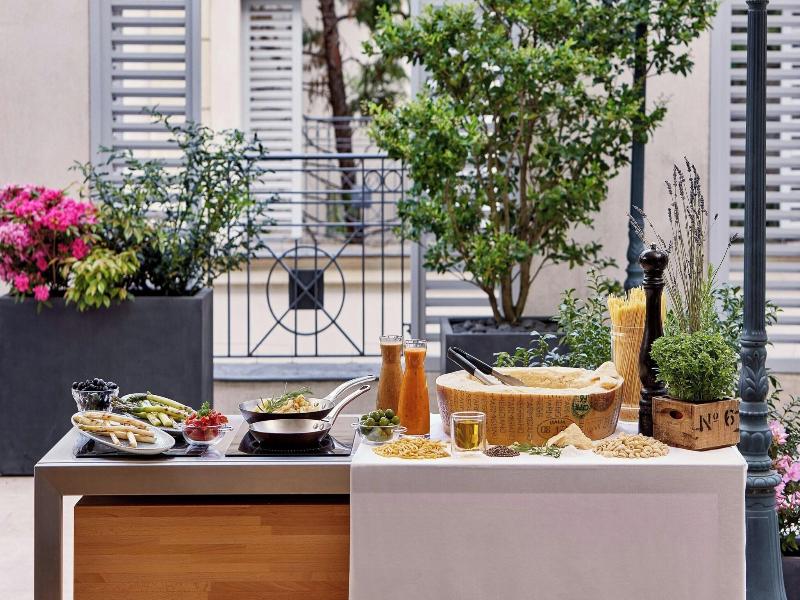 Marriott Hotel Paris Champs-Elysees image