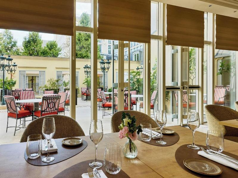 Marriott Hotel Paris Champs-Elysees image