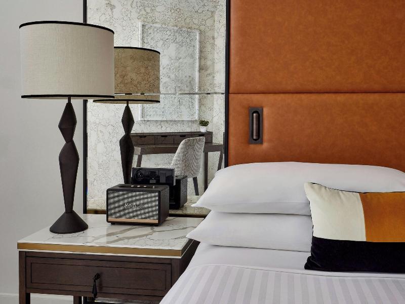 Marriott Hotel Paris Champs-Elysees image