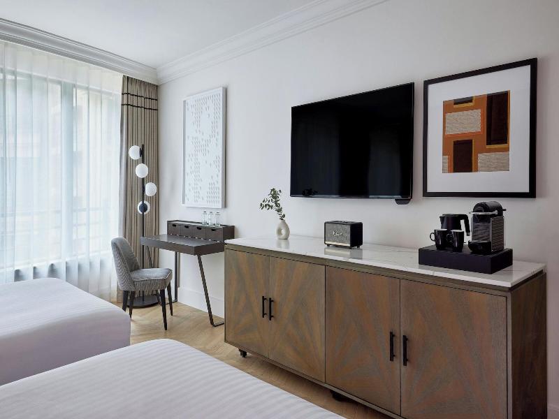 Marriott Hotel Paris Champs-Elysees image