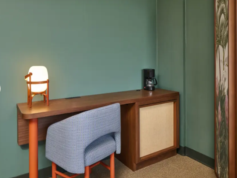 room detail thumbnail 1