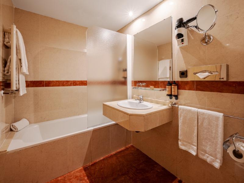 Hotel Luze Castellana image