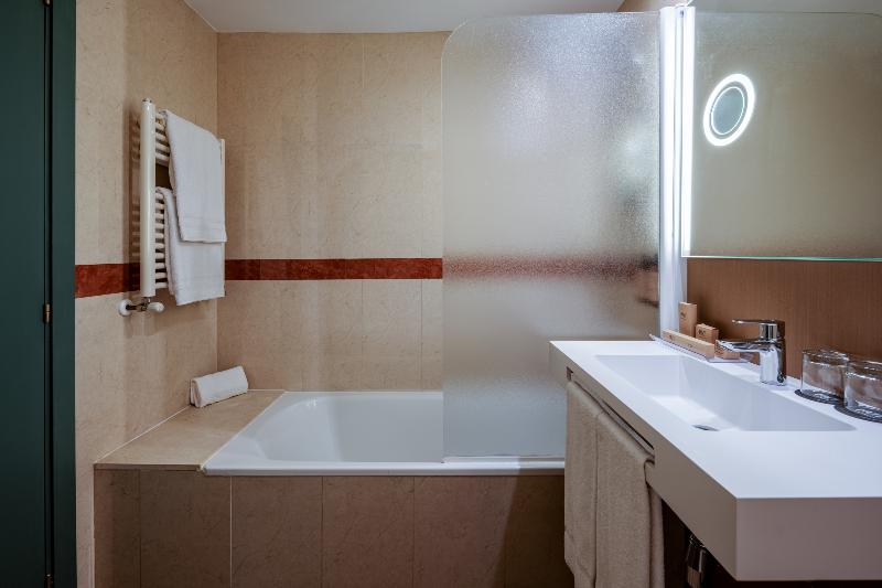 Hotel Luze Castellana image
