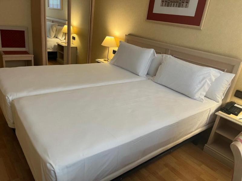 BYPILLOW Castellana image