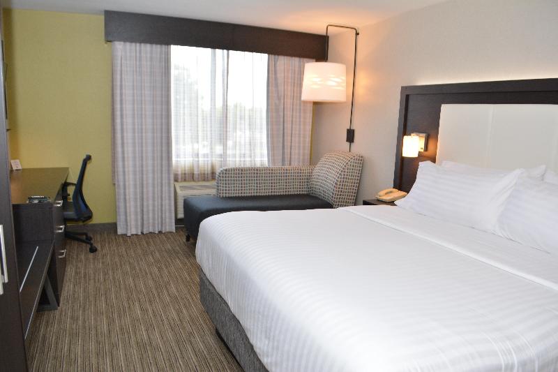 Holiday Inn Express & Suites Waterville - North image