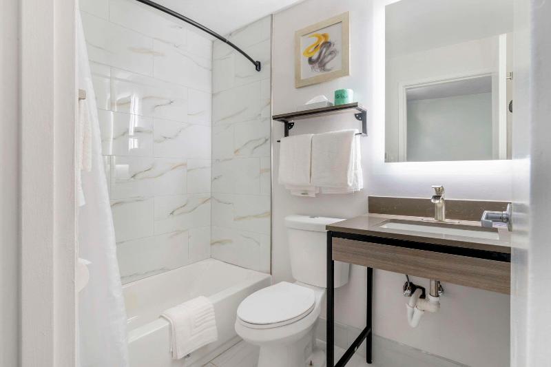 Comfort Inn image 2