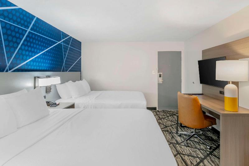 Comfort Inn image 4