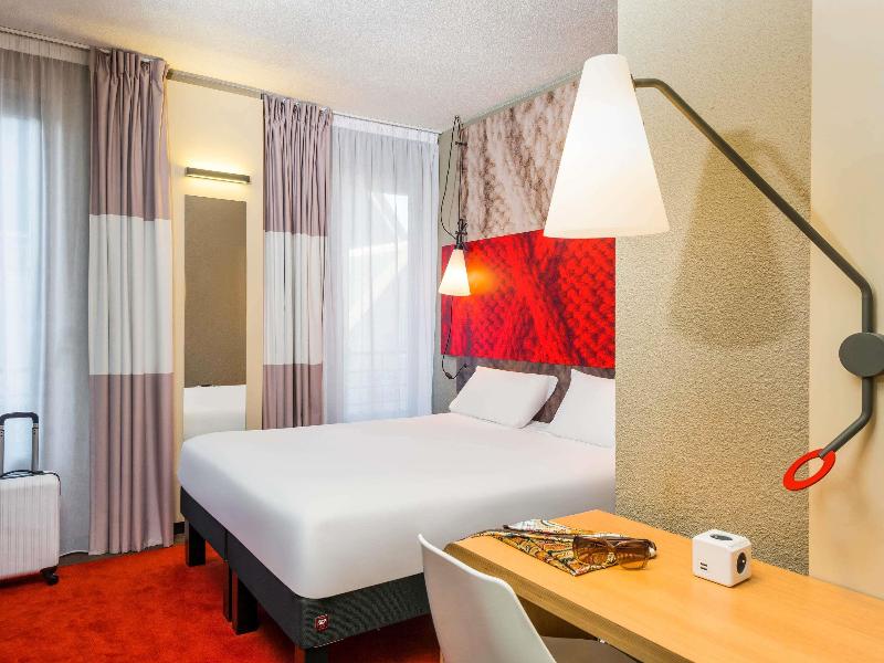 Ibis Clichy Centre Mairie image