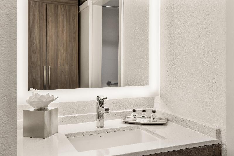 Holiday Inn Express Lake Buena Vista