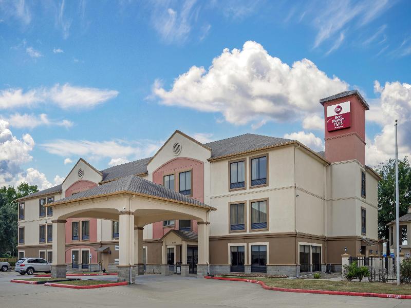 BEST WESTERN PLUS North Houston Inn & Suites image