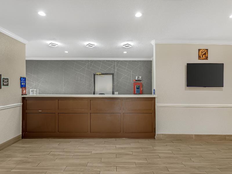 BEST WESTERN PLUS North Houston Inn & Suites image