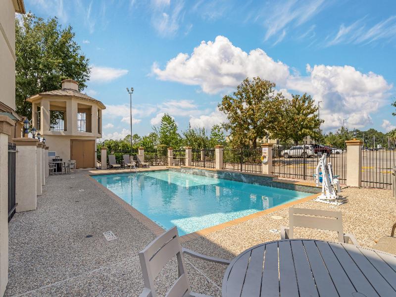 BEST WESTERN PLUS North Houston Inn & Suites image