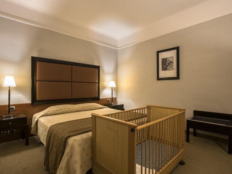 FlyOn Hotel & Conference Center image