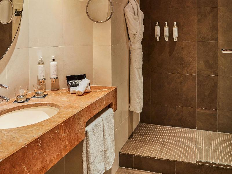 Nest Hotel Paris la Défense - MGallery Collection image