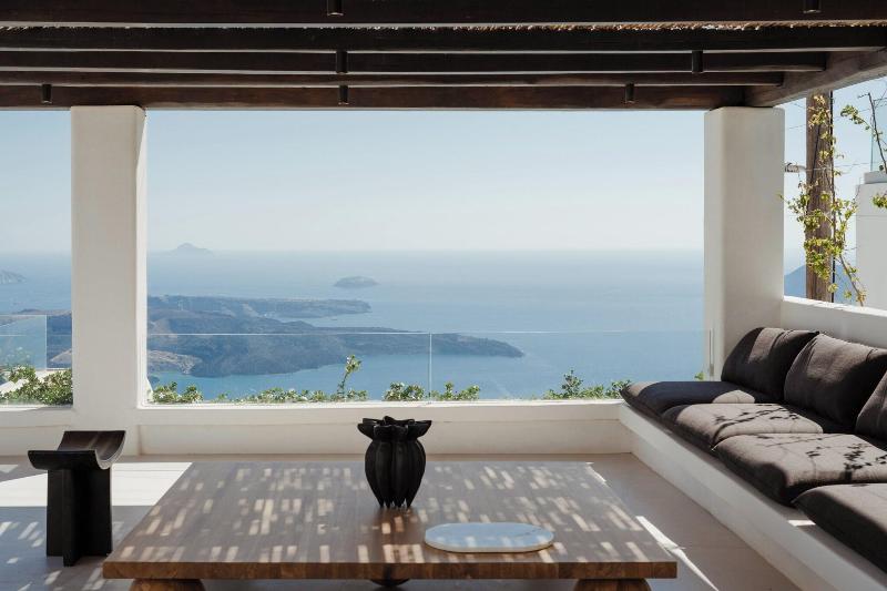 Katikies Chromata Santorini - The Leading Hotels image