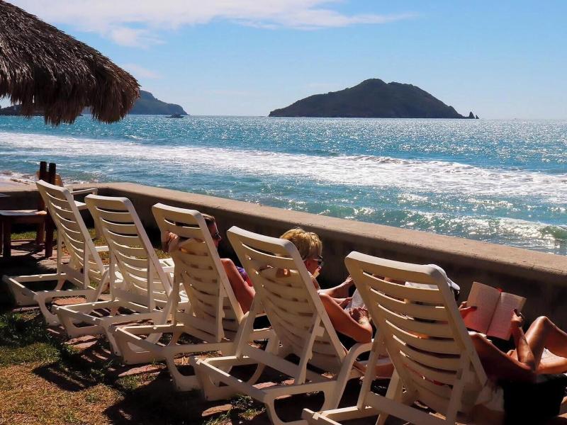 Villas El Rancho Green Resort  image