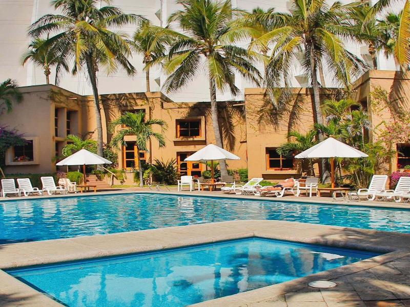 Villas El Rancho Green Resort  image
