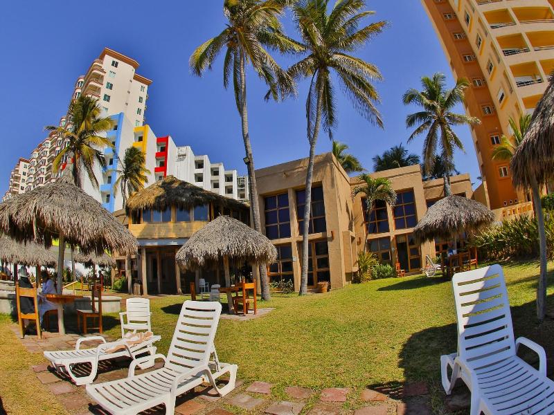 Villas El Rancho Green Resort  image