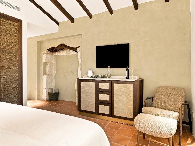 Rotana La Reserva  image