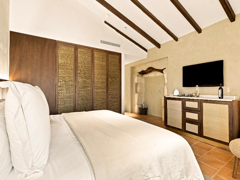 Rotana La Reserva  image