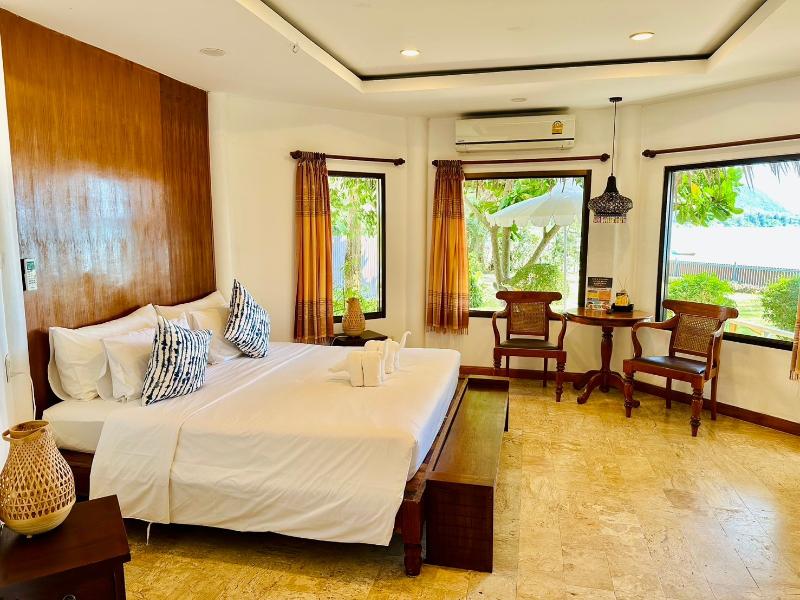 Twin Bay Resort image