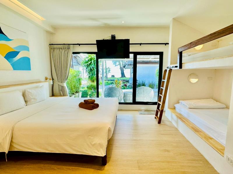 Twin Bay Resort image