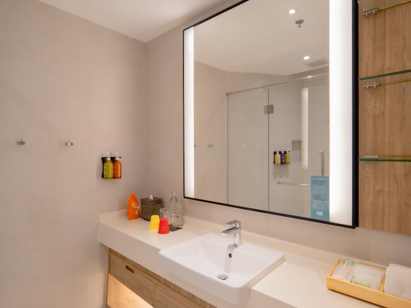 Holiday Inn Resort Krabi Ao Nang Beach image