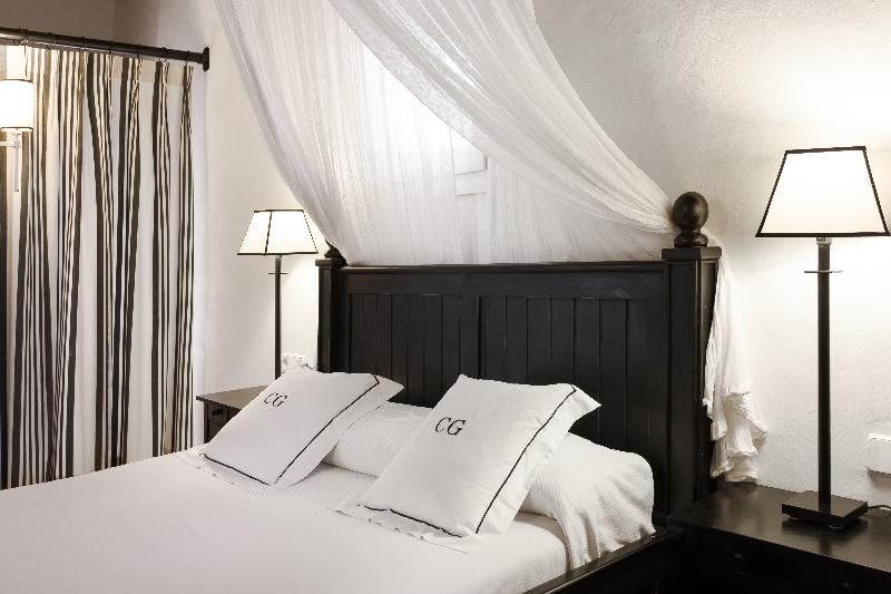 Bed room