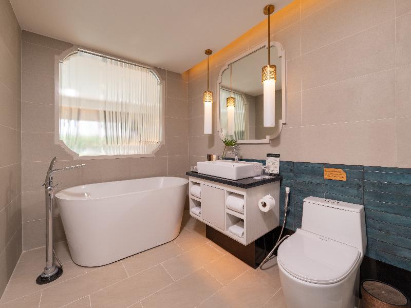 Thavorn Palm Beach Resort image