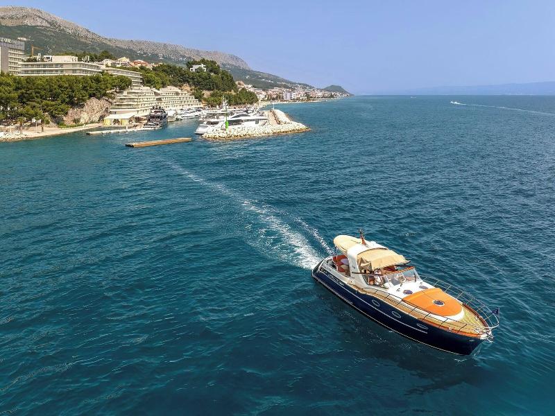Le Meridien Lav Split image