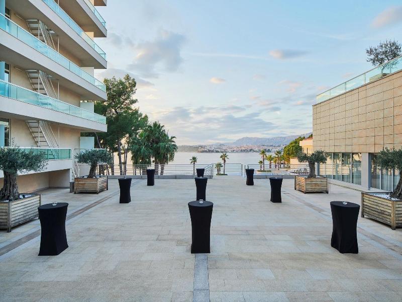Le Meridien Lav Split image