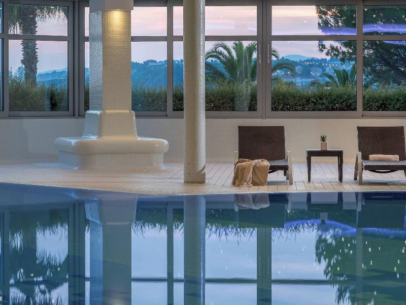 Le Meridien Lav Split image