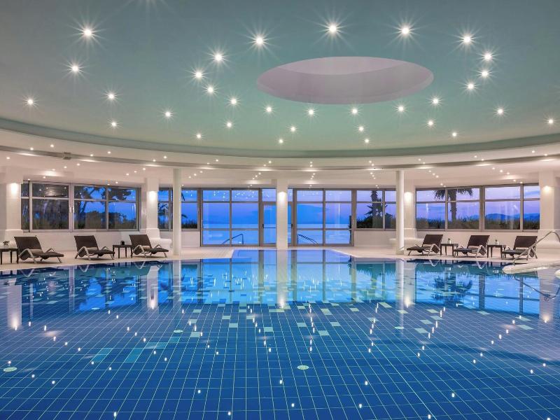 Le Meridien Lav Split image