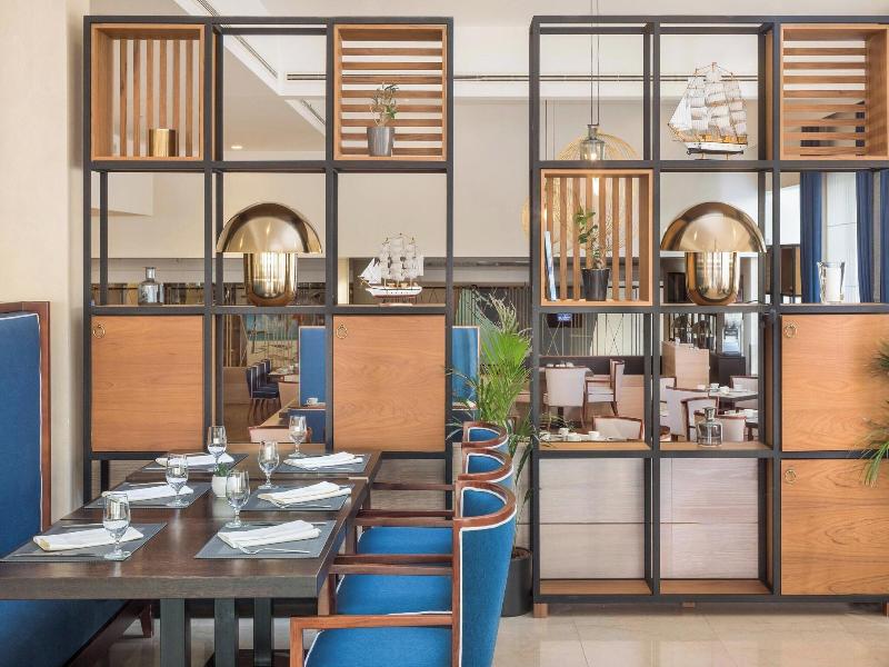 Le Meridien Lav Split image