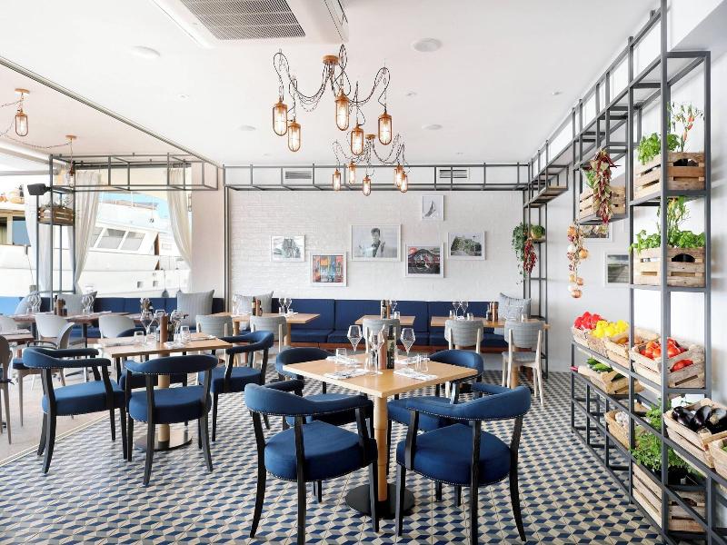 Le Meridien Lav Split image