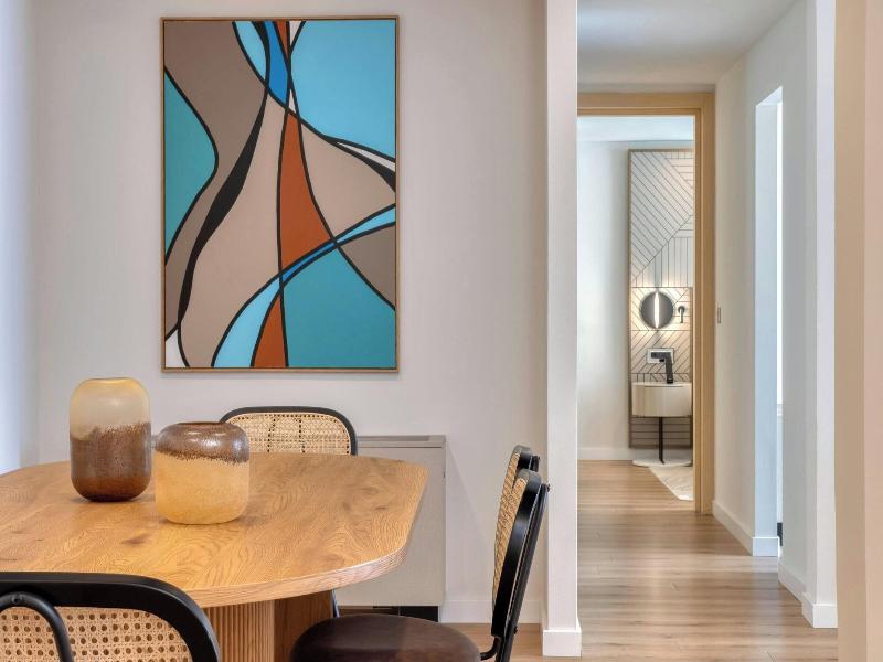 Le Meridien Lav Split image