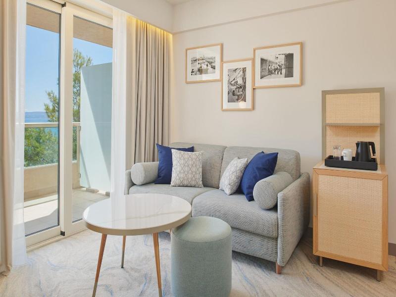 Le Meridien Lav Split image