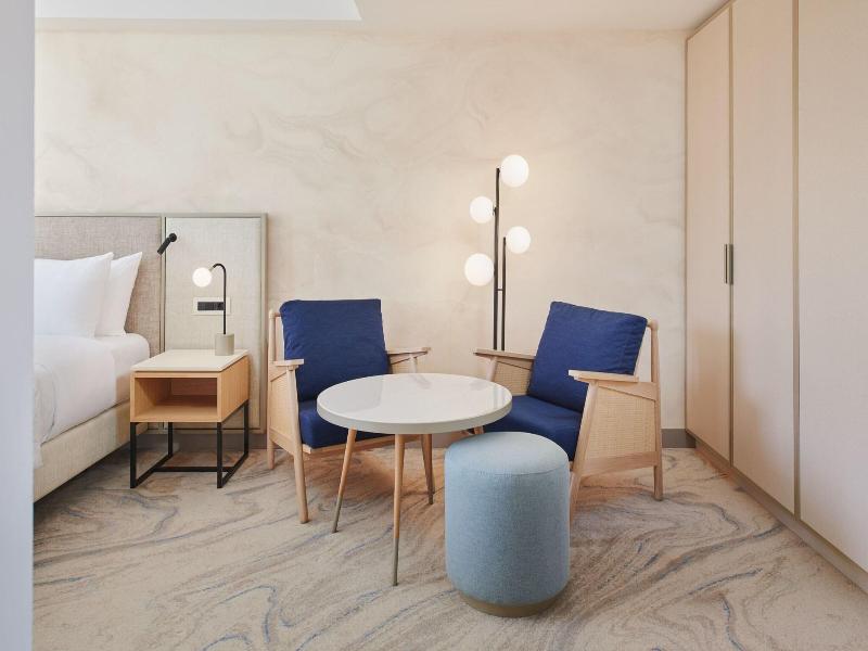 Le Meridien Lav Split image
