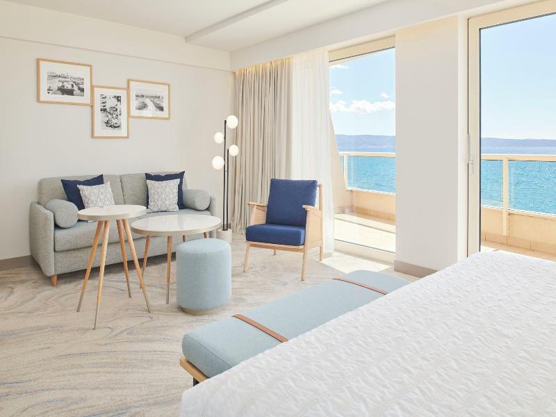 Le Meridien Lav Split image