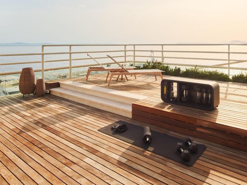 Le Meridien Lav Split image