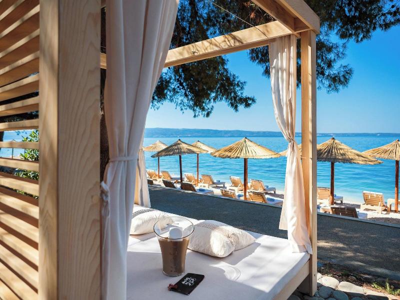Le Meridien Lav Split image