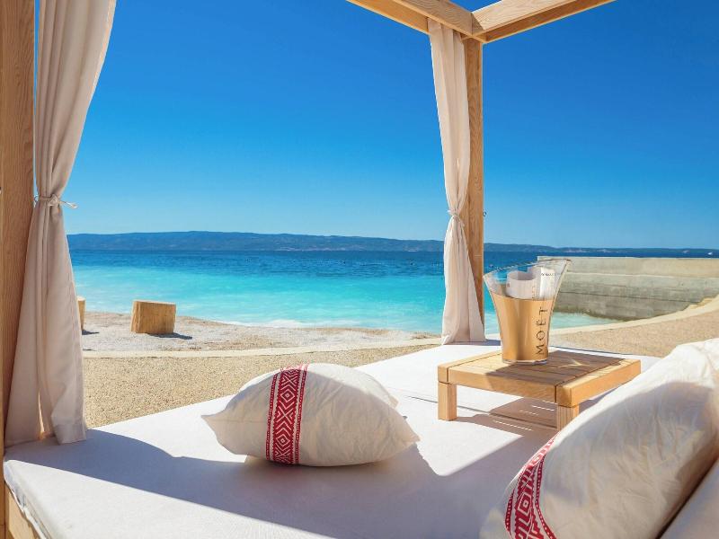Le Meridien Lav Split image