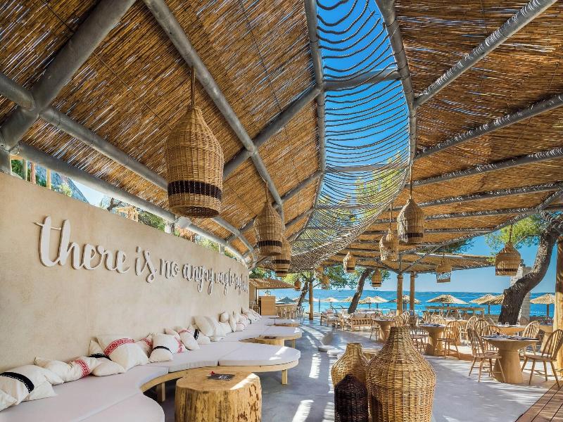 Le Meridien Lav Split image