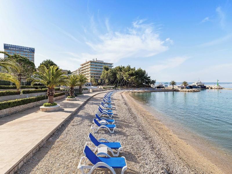 Le Meridien Lav Split image